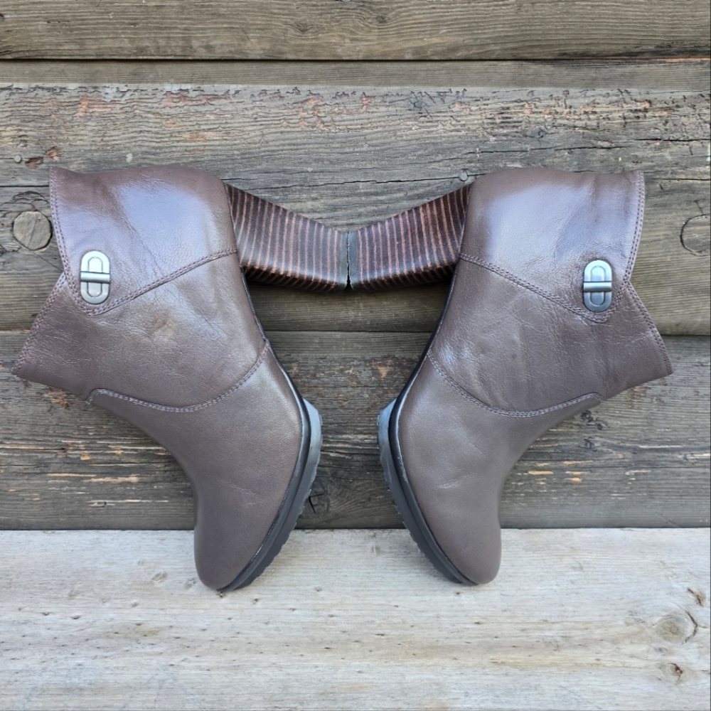 Easy Spirit Kassandra Modern Western Minimalist Antigravity Comfort Bootie 9W - Picture 11 of 16
